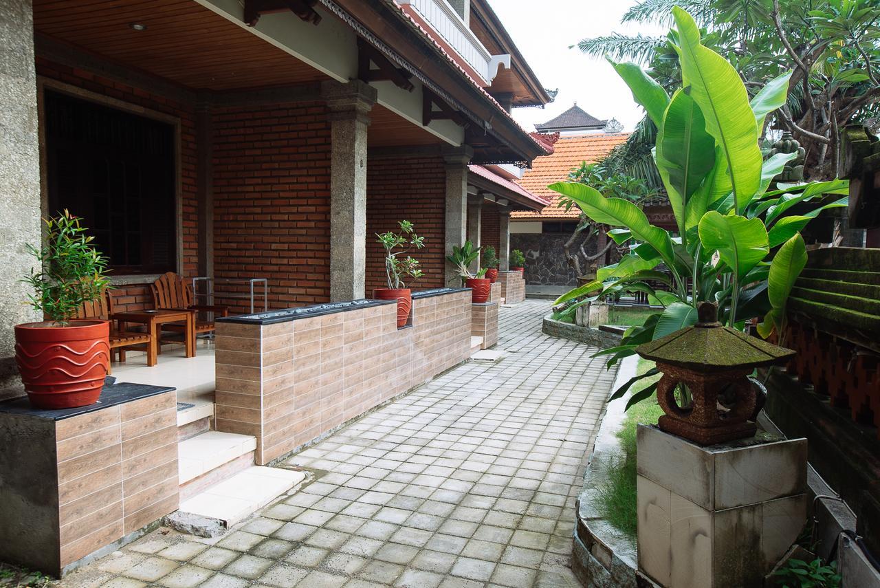 Tunjung Bali Inn Kuta Lombok Exterior foto
